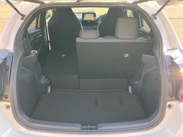 ヤリス Ｘ　トヨタセーフティーセンス　ナビ付ディスプレイオーディオ　バックカメラ　ブルートゥース　ＥＴＣ　プッシュスタート　スマートキー　オートライト　オートハイビーム　ステアリングスイッチ（32枚目）