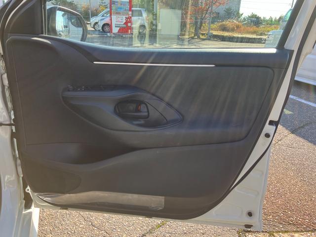 ヤリス Ｘ　トヨタセーフティーセンス　ナビ付ディスプレイオーディオ　バックカメラ　ブルートゥース　ＥＴＣ　プッシュスタート　スマートキー　オートライト　オートハイビーム　ステアリングスイッチ（36枚目）