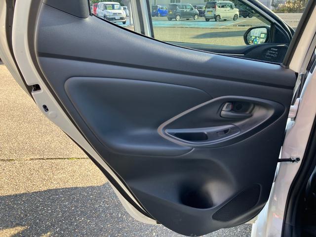 ヤリス Ｘ　トヨタセーフティーセンス　ナビ付ディスプレイオーディオ　バックカメラ　ブルートゥース　ＥＴＣ　プッシュスタート　スマートキー　オートライト　オートハイビーム　ステアリングスイッチ（39枚目）