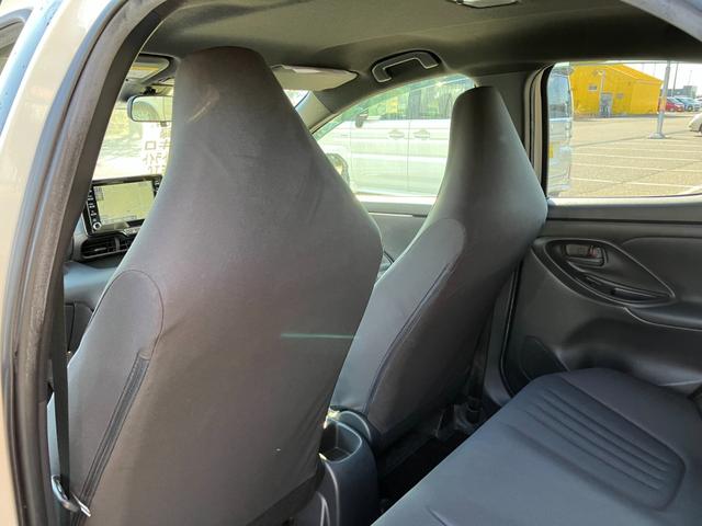 ヤリス Ｘ　トヨタセーフティーセンス　ナビ付ディスプレイオーディオ　バックカメラ　ブルートゥース　ＥＴＣ　プッシュスタート　スマートキー　オートライト　オートハイビーム　ステアリングスイッチ（40枚目）