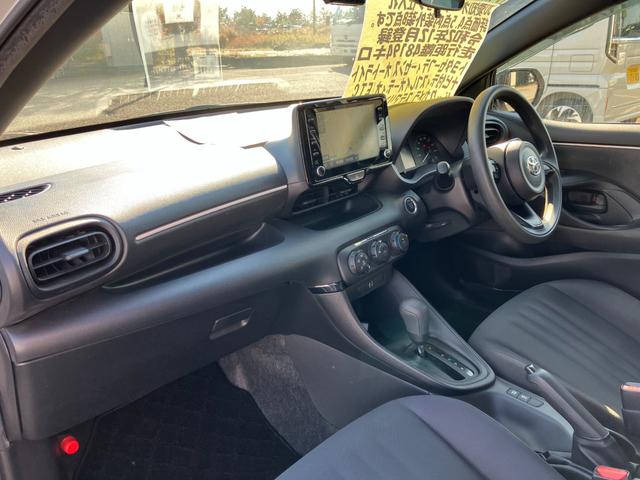 ヤリス Ｘ　トヨタセーフティーセンス　ナビ付ディスプレイオーディオ　バックカメラ　ブルートゥース　ＥＴＣ　プッシュスタート　スマートキー　オートライト　オートハイビーム　ステアリングスイッチ（42枚目）