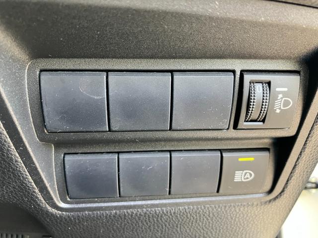 ヤリス Ｘ　トヨタセーフティーセンス　ナビ付ディスプレイオーディオ　バックカメラ　ブルートゥース　ＥＴＣ　プッシュスタート　スマートキー　オートライト　オートハイビーム　ステアリングスイッチ（50枚目）