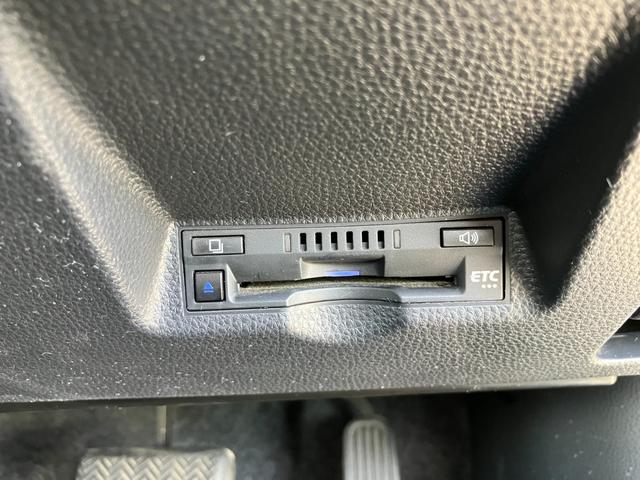 ヤリス Ｘ　トヨタセーフティーセンス　ナビ付ディスプレイオーディオ　バックカメラ　ブルートゥース　ＥＴＣ　プッシュスタート　スマートキー　オートライト　オートハイビーム　ステアリングスイッチ（51枚目）