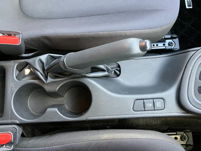 ヤリス Ｘ　トヨタセーフティーセンス　ナビ付ディスプレイオーディオ　バックカメラ　ブルートゥース　ＥＴＣ　プッシュスタート　スマートキー　オートライト　オートハイビーム　ステアリングスイッチ（61枚目）