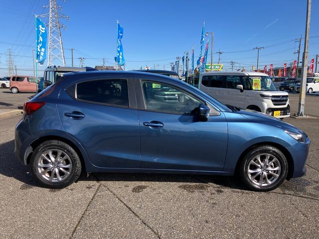 ＭＡＺＤＡ２ ＸＤ　法人仕様車　ターボ　衝突被害軽減装置　純正ナビ　フルセグＴＶ　全方位カメラ　ＥＴＣ　プッシュスタート　スマートキー　ＬＥＤヘッドライト　オートハイビーム　純正アルミ（14枚目）