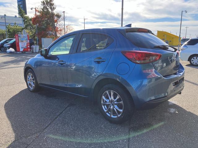 ＭＡＺＤＡ２ ＸＤ　法人仕様車　ターボ　衝突被害軽減装置　純正ナビ　フルセグＴＶ　全方位カメラ　ＥＴＣ　プッシュスタート　スマートキー　ＬＥＤヘッドライト　オートハイビーム　純正アルミ（17枚目）
