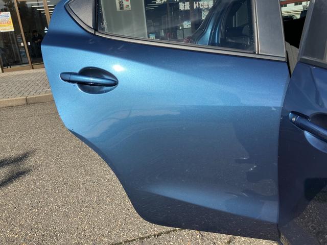 ＭＡＺＤＡ２ ＸＤ　法人仕様車　ターボ　衝突被害軽減装置　純正ナビ　フルセグＴＶ　全方位カメラ　ＥＴＣ　プッシュスタート　スマートキー　ＬＥＤヘッドライト　オートハイビーム　純正アルミ（28枚目）