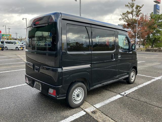 ハイゼットカーゴ ＤＸ　４ＷＤ　５速マニュアル　スマートアシスト　パワーウインドー　キーレス　プライバシーガラス　オートライト　オートハイビーム　ＡＭＦＭラジオ　フロント夏タイヤ２本新品交換（18枚目）