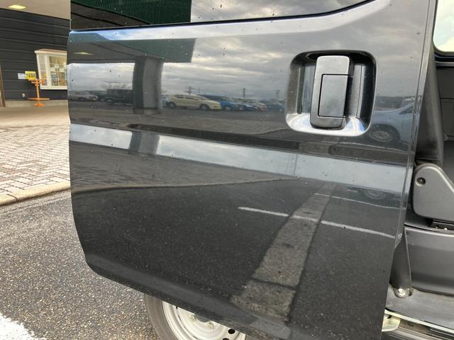 ハイゼットカーゴ ＤＸ　４ＷＤ　５速マニュアル　スマートアシスト　パワーウインドー　キーレス　プライバシーガラス　オートライト　オートハイビーム　ＡＭＦＭラジオ　フロント夏タイヤ２本新品交換（25枚目）