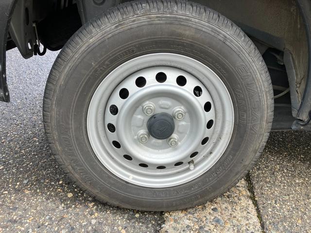 ハイゼットカーゴ ＤＸ　４ＷＤ　５速マニュアル　スマートアシスト　パワーウインドー　キーレス　プライバシーガラス　オートライト　オートハイビーム　ＡＭＦＭラジオ　フロント夏タイヤ２本新品交換（29枚目）