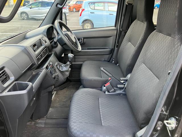 ハイゼットカーゴ ＤＸ　４ＷＤ　５速マニュアル　スマートアシスト　パワーウインドー　キーレス　プライバシーガラス　オートライト　オートハイビーム　ＡＭＦＭラジオ　フロント夏タイヤ２本新品交換（33枚目）