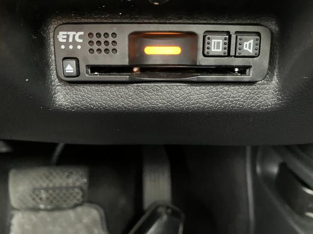 シャトル ハイブリッド　ホンダセンシング　社外ナビ　バックカメラ　ＥＴＣ　アダプティブクルーズコントロール　プッシュスタート　スマートキー　夏タイヤ４本新品交換　衝突被害軽減装置　アイドリングストップ　電動格納ドアミラー（7枚目）