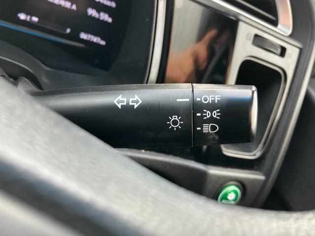 シャトル ハイブリッド　ホンダセンシング　社外ナビ　バックカメラ　ＥＴＣ　アダプティブクルーズコントロール　プッシュスタート　スマートキー　夏タイヤ４本新品交換　衝突被害軽減装置　アイドリングストップ　電動格納ドアミラー（8枚目）