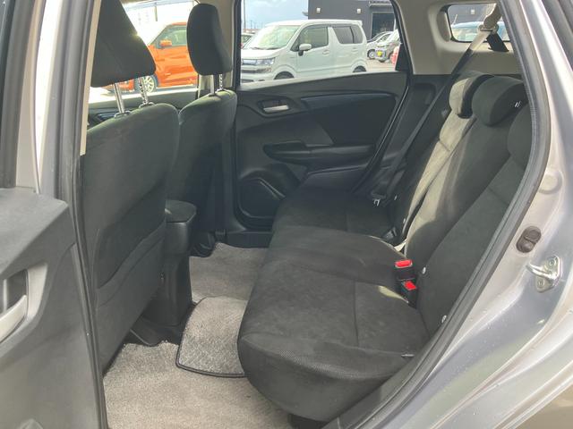 シャトル ハイブリッド　ホンダセンシング　社外ナビ　バックカメラ　ＥＴＣ　アダプティブクルーズコントロール　プッシュスタート　スマートキー　夏タイヤ４本新品交換　衝突被害軽減装置　アイドリングストップ　電動格納ドアミラー（10枚目）