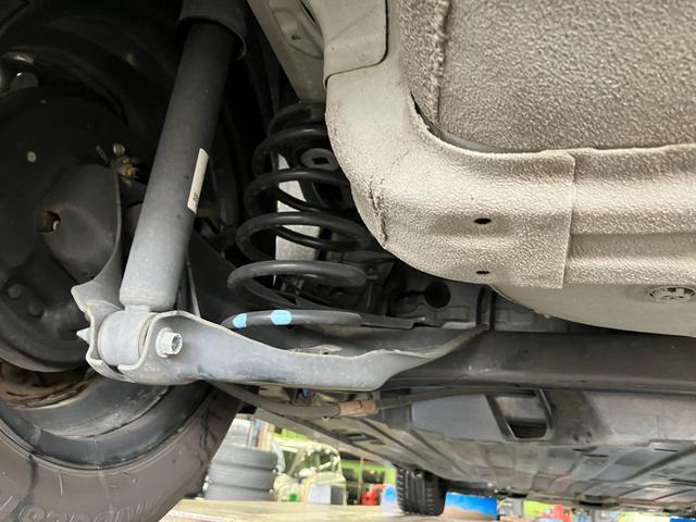 シャトル ハイブリッド　ホンダセンシング　社外ナビ　バックカメラ　ＥＴＣ　アダプティブクルーズコントロール　プッシュスタート　スマートキー　夏タイヤ４本新品交換　衝突被害軽減装置　アイドリングストップ　電動格納ドアミラー（13枚目）