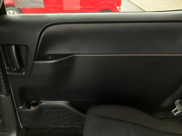 ヴォクシー Ｘ　Ｃパッケージ　７人乗り　両側スライドドア　４ＷＤ　ナビ　車種専用ナビ　ＣＤ　ＤＶＤ　ＢＴ　フルセグ　バックカメラ　ＥＴＣ（65枚目）