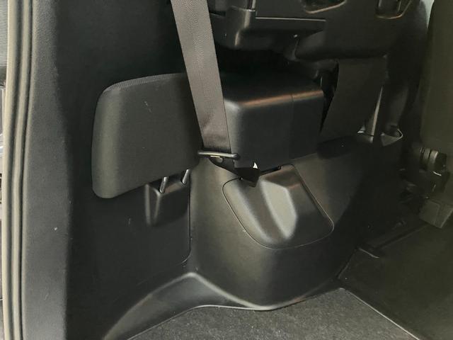 ヴォクシー Ｘ　Ｃパッケージ　７人乗り　両側スライドドア　４ＷＤ　ナビ　車種専用ナビ　ＣＤ　ＤＶＤ　ＢＴ　フルセグ　バックカメラ　ＥＴＣ（68枚目）