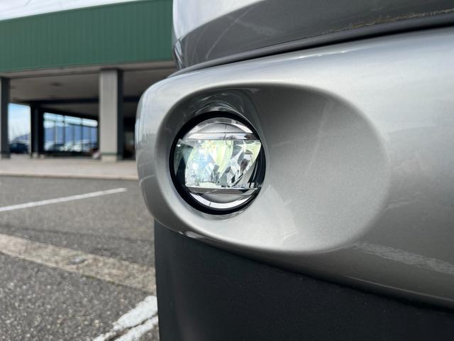 クロスビー ハイブリッドＭＺ　試乗車ＵＰ　スズキセーフティーサポート　アダプティブクルーズコントロール　ＬＥＤヘッドライト　フォグランプ　オートハイビーム　プッシュスタート　スマートキー　両席シートヒーター　パドルシフト（20枚目）