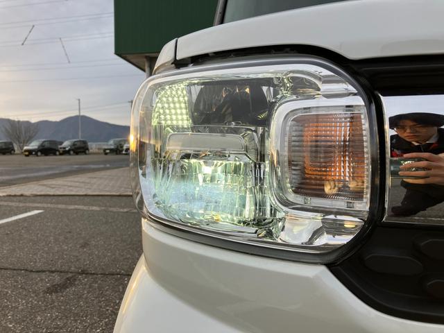 スペーシア ハイブリッドＸ　４ＷＤ　試乗車ＵＰ　９インチ全方位モニター付メモリーナビ　フルセグＴＶ　ブルートゥース　両側パワースライドドア　ＬＥＤヘッドライト　オートハイビーム　両席シートヒーター　リヤシートオットマン（21枚目）