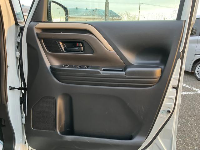 スペーシア ハイブリッドＸ　４ＷＤ　試乗車ＵＰ　９インチ全方位モニター付メモリーナビ　フルセグＴＶ　ブルートゥース　両側パワースライドドア　ＬＥＤヘッドライト　オートハイビーム　両席シートヒーター　リヤシートオットマン（39枚目）
