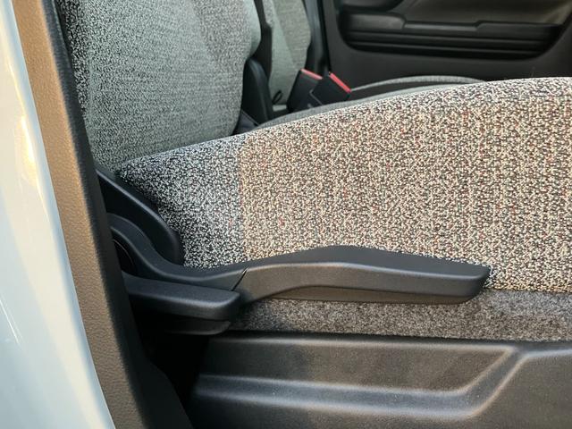 スペーシア ハイブリッドＸ　４ＷＤ　試乗車ＵＰ　９インチ全方位モニター付メモリーナビ　フルセグＴＶ　ブルートゥース　両側パワースライドドア　ＬＥＤヘッドライト　オートハイビーム　両席シートヒーター　リヤシートオットマン（40枚目）