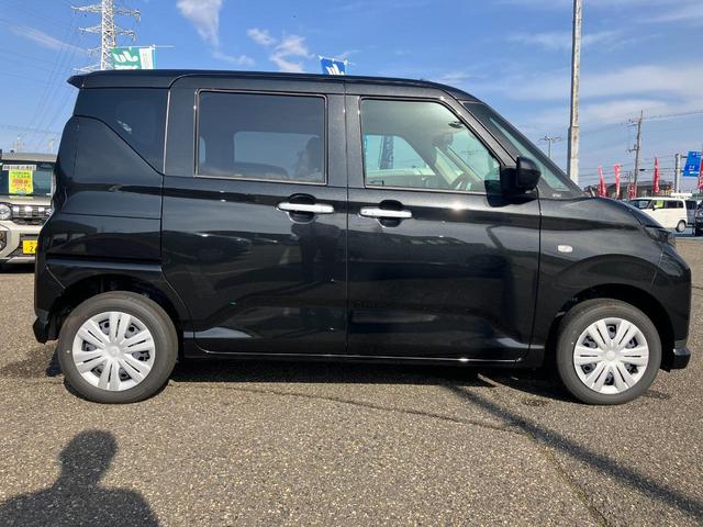 ムーヴ Ｘ　届出済未使用車　４ＷＤ　衝突被害軽減装置　左側電動スライドドア　ＬＥＤライト　オートハイビーム　サイド・カーテンエアバッグ　スマートキー（5枚目）