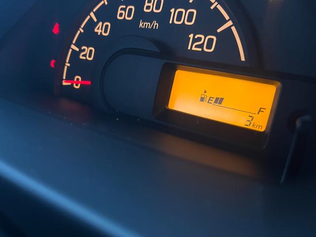 キャリイトラック ＫＣエアコン・パワステ　４ＷＤ　届出済未使用車　パワーウインドー　キーレス　横滑り防止装置　オートライト　アイドリングストップ　フロントメッキグリル　ＡＭＦＭラジオ（7枚目）