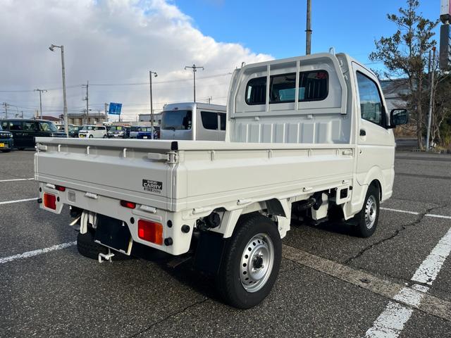 キャリイトラック ＫＣエアコン・パワステ　４ＷＤ　届出済未使用車　パワーウインドー　キーレス　横滑り防止装置　オートライト　アイドリングストップ　フロントメッキグリル　ＡＭＦＭラジオ（12枚目）