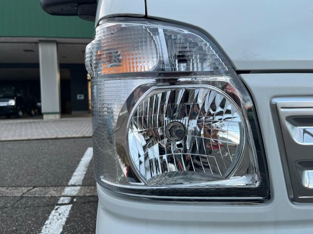 キャリイトラック KCエアコン・パワステ 4WD 届出済未使用車 パワーウインドー キーレス 横滑り防止装置 オートライト アイドリングストップ フロントメッキグリル AMFMラジオ(13枚目)