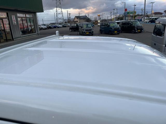 キャリイトラック KCエアコン・パワステ 4WD 届出済未使用車 パワーウインドー キーレス 横滑り防止装置 オートライト アイドリングストップ フロントメッキグリル AMFMラジオ(19枚目)