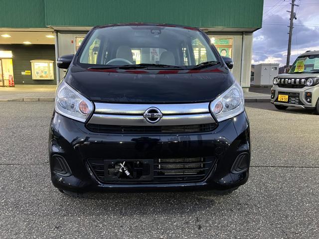 デイズ X 4WD 衝突被害軽減装置 社外ナビ ワンセグTV CD アラウンドビューモニター プッシュスタート スマートキー アイドリングストップ シートヒーター(2枚目)