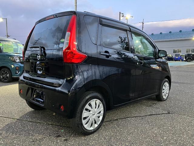 デイズ X 4WD 衝突被害軽減装置 社外ナビ ワンセグTV CD アラウンドビューモニター プッシュスタート スマートキー アイドリングストップ シートヒーター(5枚目)