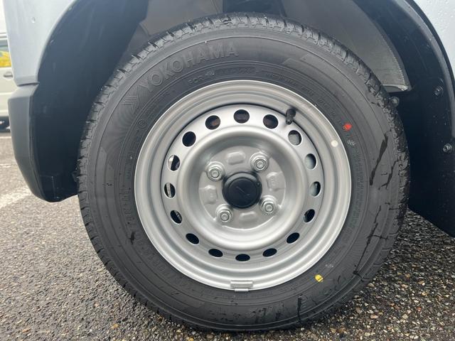 ハイゼットカーゴ ＤＸ　届出済未使用車　ＣＶＴ　衝突被害軽減ブレーキ　障害物センサー　オートハイビーム　アイドリングストップ　オーディオレス仕様　スピーカー付　キーレス（28枚目）