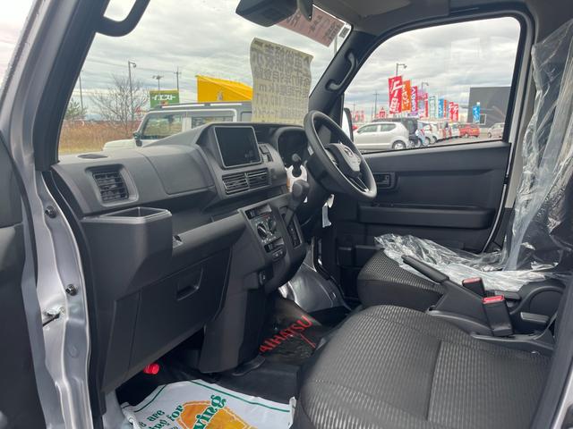 ハイゼットカーゴ ＤＸ　届出済未使用車　ＣＶＴ　衝突被害軽減ブレーキ　障害物センサー　オートハイビーム　アイドリングストップ　オーディオレス仕様　スピーカー付　キーレス（43枚目）