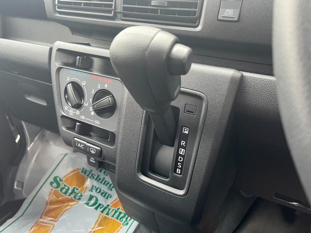 ハイゼットカーゴ ＤＸ　届出済未使用車　ＣＶＴ　衝突被害軽減ブレーキ　障害物センサー　オートハイビーム　アイドリングストップ　オーディオレス仕様　スピーカー付　キーレス（65枚目）