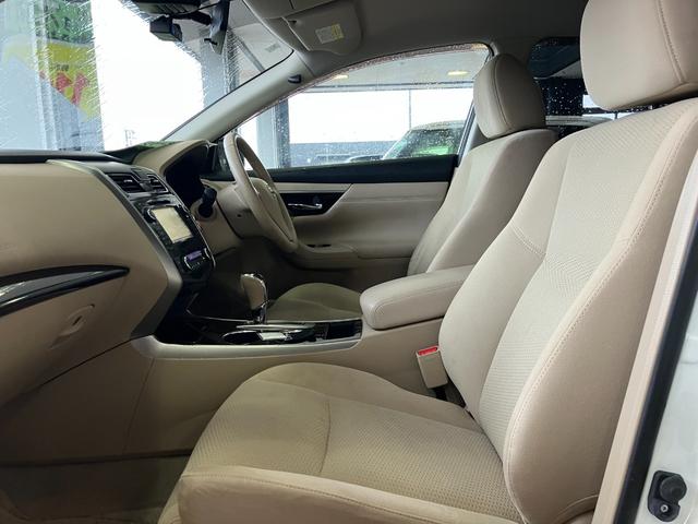 ティアナ ＸＬ　ナビＡＶＭパッケージ　エマージェンシーブレーキ　アラウンドビューモニター　純正ナビ　ＣＤ　フルセグ　ＴＶキット　ＥＴＣ　ブルートゥース　スマートキー　純正エンジンスターター（18枚目）