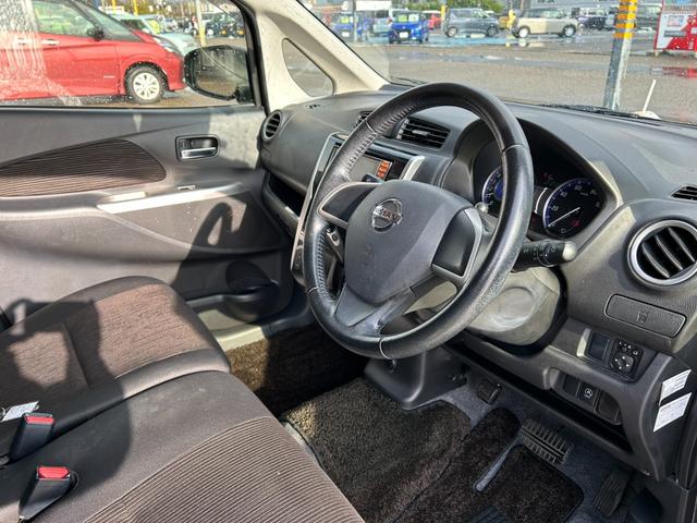 ���O�����ǂǂ�����ĎԂ������Ă��悤�D�D�D�@�C�G�X�g�ɂ��C�����������I���̗����Ǝ҂���z�������܂��I�S���ǂ��ł�������܂ł��^�т������܂��I