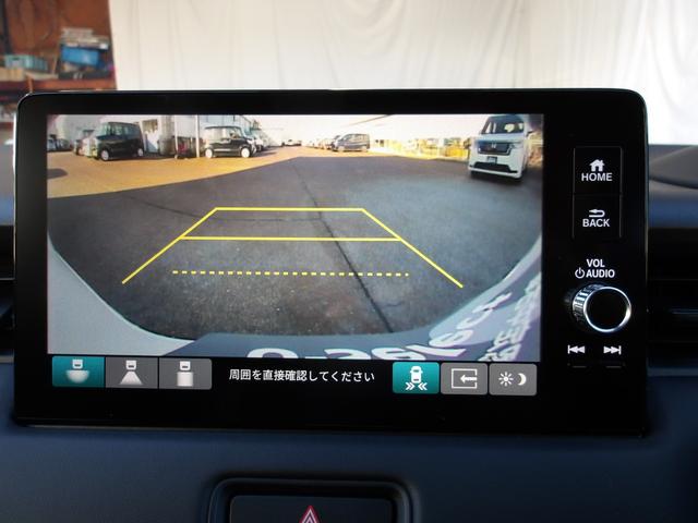 後方確認はバックカメラにお任せ♪後退時に便利で、駐車が楽になります♪