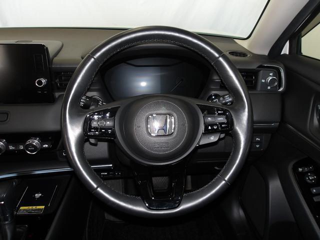 ステアリングスイッチでオーディオ各種操作が可能で、運転に集中できます。安心・安全・快適なドライブをお楽しみいただけます。