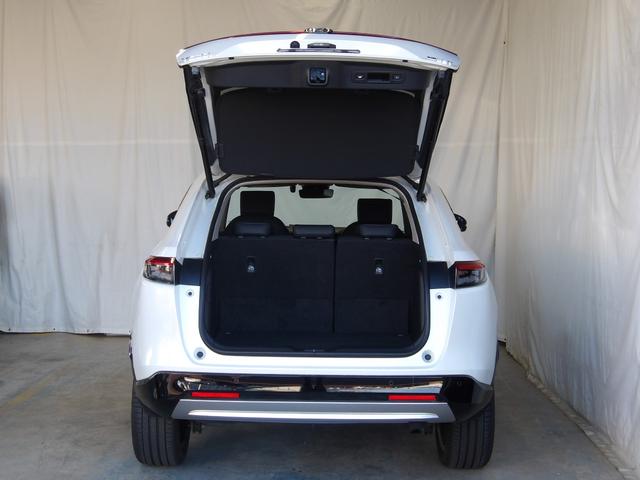 ラゲッジスペースも充分な広さです♪