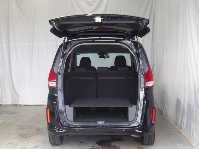 ラゲッジスペースも充分な広さです♪