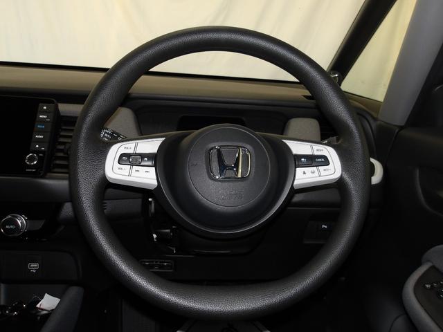 ステアリングスイッチでオーディオ各種操作が可能で、運転に集中できます。安心・安全・快適なドライブをお楽しみいただけます。