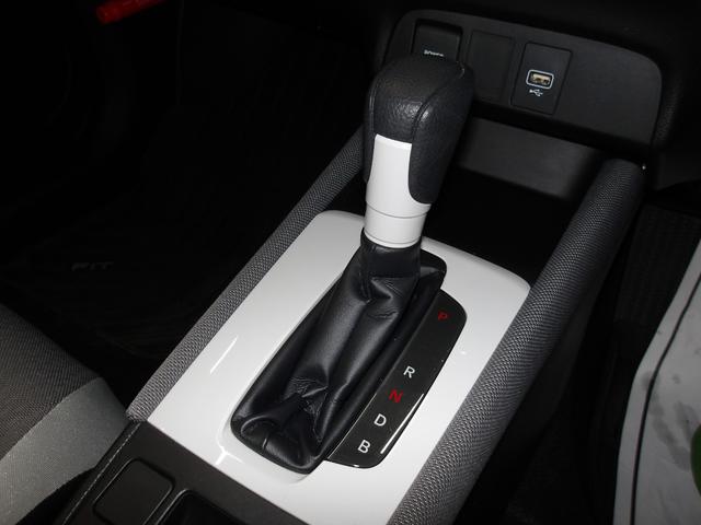 フィット ｅ：ＨＥＶクロスター　ギャザズメモリーナビ（9枚目）