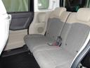 後席も足元広々で快適にドライブ出来ます♪