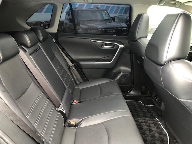 ＲＡＶ４ Ｇ　Ｚパッケージ　サンルーフ　９インチナビＴＶ　３６０°カメラ（11枚目）