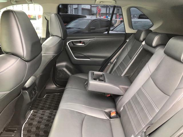 ＲＡＶ４ Ｇ　Ｚパッケージ　サンルーフ　９インチナビＴＶ　３６０°カメラ（12枚目）