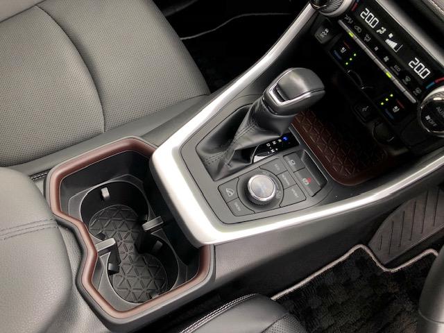 ＲＡＶ４ Ｇ　Ｚパッケージ　サンルーフ　９インチナビＴＶ　３６０°カメラ（21枚目）