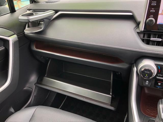 ＲＡＶ４ Ｇ　Ｚパッケージ　サンルーフ　９インチナビＴＶ　３６０°カメラ（25枚目）