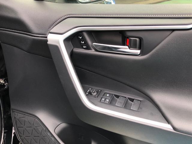ＲＡＶ４ Ｇ　Ｚパッケージ　サンルーフ　９インチナビＴＶ　３６０°カメラ（28枚目）