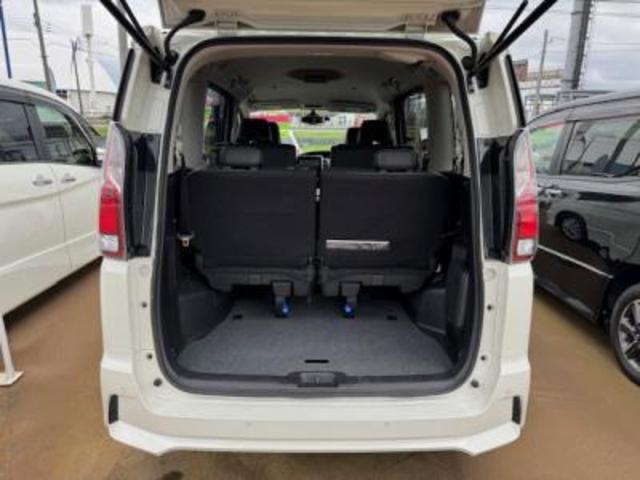 セレナ ハイウェイスター　ＶセレクションＩＩ　４ＷＤ　地デジメモリーナビ　アラウンドビューモニター（13枚目）